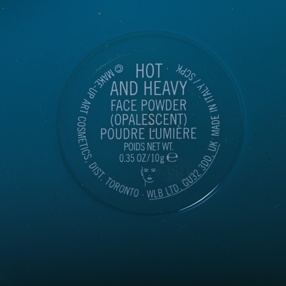 HOT & HEAVY Face Powder by Patrick Starrr - Picture 5 of 5